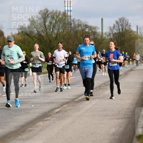 12.04.2026 - 45. Internationalen Wilhelmsburger Insellauf Dr. Thomas Lammeyer http://msf.ph/oto/9435734 12.04.2026 09:25:31 Laufen 2567, 2193, 3589, 3716, 3029, 3028, 1949, 2415, 919, 2962 meine-sportfotos.de