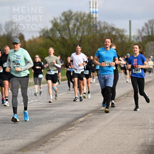 12.04.2026 - 45. Internationalen Wilhelmsburger Insellauf Dr. Thomas Lammeyer http://msf.ph/oto/9435737 12.04.2026 09:25:32 Laufen 2730, 2567, 2162, 2424, 219, 3589, 19, 3029, 3028, 949, 2962 meine-sportfotos.de