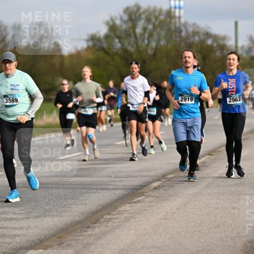 12.04.2026 - 45. Internationalen Wilhelmsburger Insellauf Dr. Thomas Lammeyer http://msf.ph/oto/9435741 12.04.2026 09:25:33 Laufen 2567, 20, 20, 3589, 3020, 3029, 0549, 2919, 2962 meine-sportfotos.de
