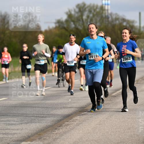 12.04.2026 - 45. Internationalen Wilhelmsburger Insellauf Dr. Thomas Lammeyer http://msf.ph/oto/9435750 12.04.2026 09:25:34 Laufen 3589, 33, 3629, 3028, 2919, 2962 meine-sportfotos.de