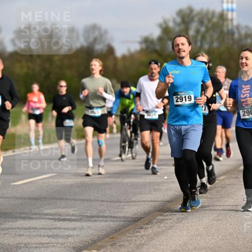 12.04.2026 - 45. Internationalen Wilhelmsburger Insellauf Dr. Thomas Lammeyer http://msf.ph/oto/9435755 12.04.2026 09:25:35 Laufen 2193, 3026, 2919, 2962 meine-sportfotos.de