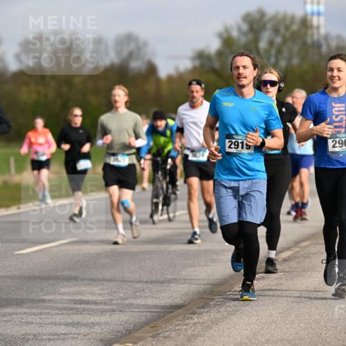 12.04.2026 - 45. Internationalen Wilhelmsburger Insellauf Dr. Thomas Lammeyer http://msf.ph/oto/9435757 12.04.2026 09:25:35 Laufen 2193, 2915, 2962 meine-sportfotos.de
