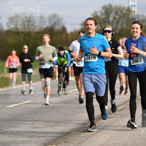 12.04.2026 - 45. Internationalen Wilhelmsburger Insellauf Dr. Thomas Lammeyer http://msf.ph/oto/9435758 12.04.2026 09:25:35 Laufen 2193, 2919, 2962 meine-sportfotos.de