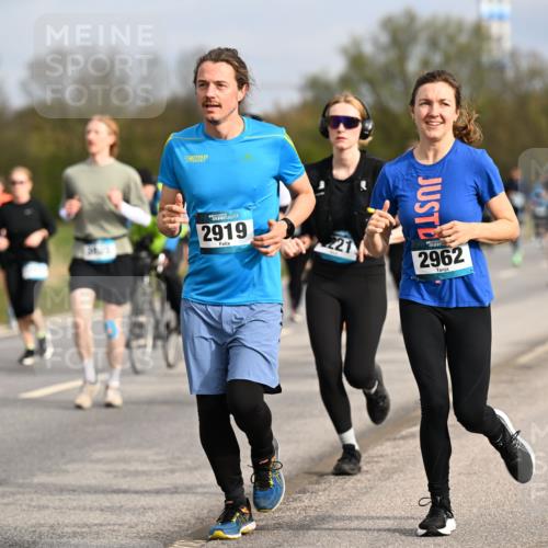 12.04.2026 - 45. Internationalen Wilhelmsburger Insellauf Dr. Thomas Lammeyer http://msf.ph/oto/9435763 12.04.2026 09:25:36 Laufen 2919, 2962 meine-sportfotos.de