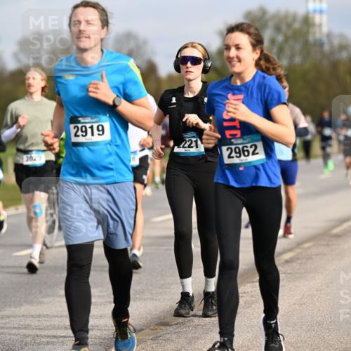 12.04.2026 - 45. Internationalen Wilhelmsburger Insellauf Dr. Thomas Lammeyer http://msf.ph/oto/9435767 12.04.2026 09:25:37 Laufen 3029, 2919, 221, 2962 meine-sportfotos.de