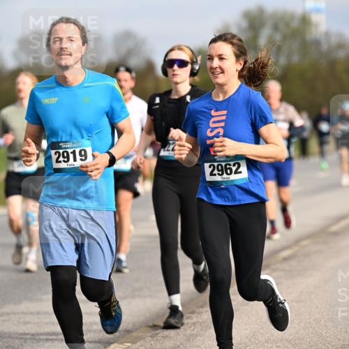 12.04.2026 - 45. Internationalen Wilhelmsburger Insellauf Dr. Thomas Lammeyer http://msf.ph/oto/9435768 12.04.2026 09:25:37 Laufen 2919, 2962 meine-sportfotos.de