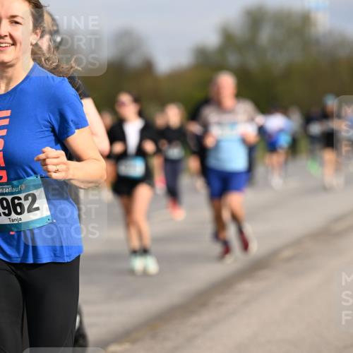 12.04.2026 - 45. Internationalen Wilhelmsburger Insellauf Dr. Thomas Lammeyer http://msf.ph/oto/9435775 12.04.2026 09:25:38 Laufen 2962 meine-sportfotos.de