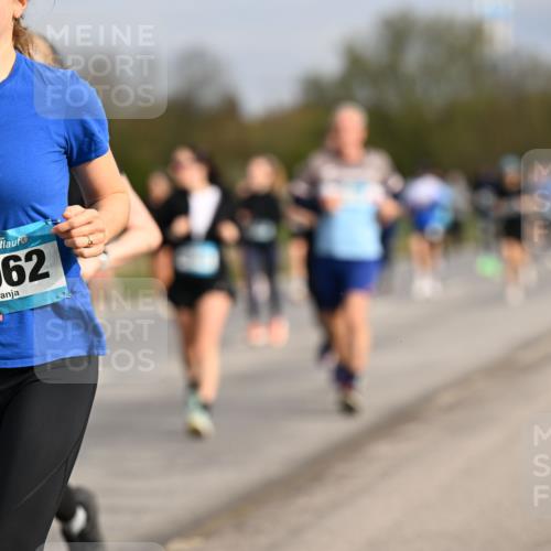 12.04.2026 - 45. Internationalen Wilhelmsburger Insellauf Dr. Thomas Lammeyer http://msf.ph/oto/9435776 12.04.2026 09:25:38 Laufen 45, 2962 meine-sportfotos.de
