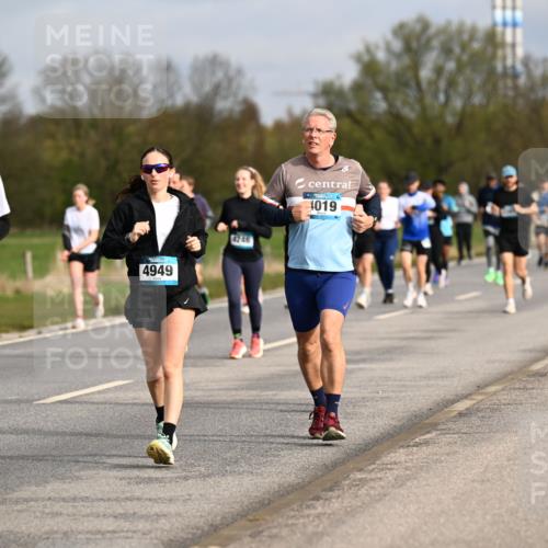 12.04.2026 - 45. Internationalen Wilhelmsburger Insellauf Dr. Thomas Lammeyer http://msf.ph/oto/9435779 12.04.2026 09:25:39 Laufen 161, 28, 4949, 4246, 4019 meine-sportfotos.de