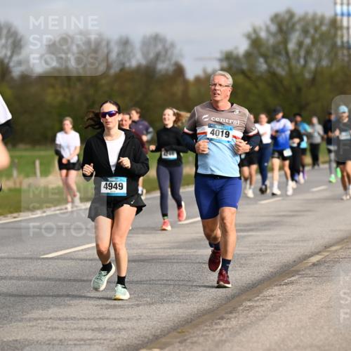 12.04.2026 - 45. Internationalen Wilhelmsburger Insellauf Dr. Thomas Lammeyer http://msf.ph/oto/9435780 12.04.2026 09:25:39 Laufen 161, 028, 4949, 4019 meine-sportfotos.de