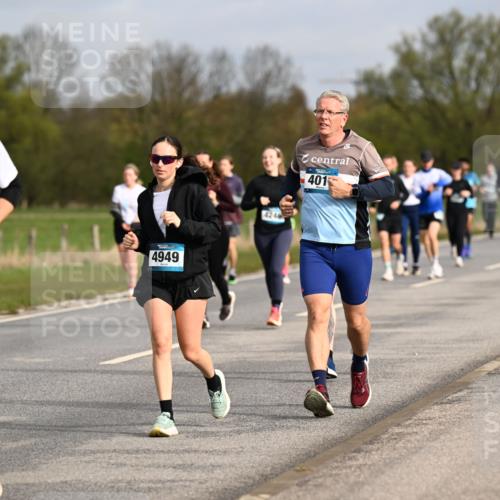 12.04.2026 - 45. Internationalen Wilhelmsburger Insellauf Dr. Thomas Lammeyer http://msf.ph/oto/9435782 12.04.2026 09:25:40 Laufen 161, 3028, 4949, 401 meine-sportfotos.de