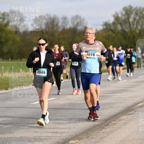12.04.2026 - 45. Internationalen Wilhelmsburger Insellauf Dr. Thomas Lammeyer http://msf.ph/oto/9435784 12.04.2026 09:25:40 Laufen 101, 4949, 3028, 4246, 6, 1019 meine-sportfotos.de