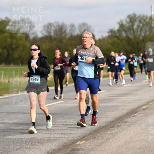 12.04.2026 - 45. Internationalen Wilhelmsburger Insellauf Dr. Thomas Lammeyer http://msf.ph/oto/9435787 12.04.2026 09:25:40 Laufen 61, 3028, 4949, 401 meine-sportfotos.de