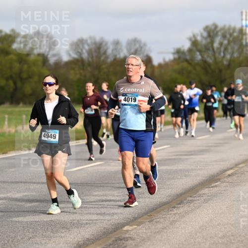 12.04.2026 - 45. Internationalen Wilhelmsburger Insellauf Dr. Thomas Lammeyer http://msf.ph/oto/9435788 12.04.2026 09:25:40 Laufen 4949, 28, 4019 meine-sportfotos.de