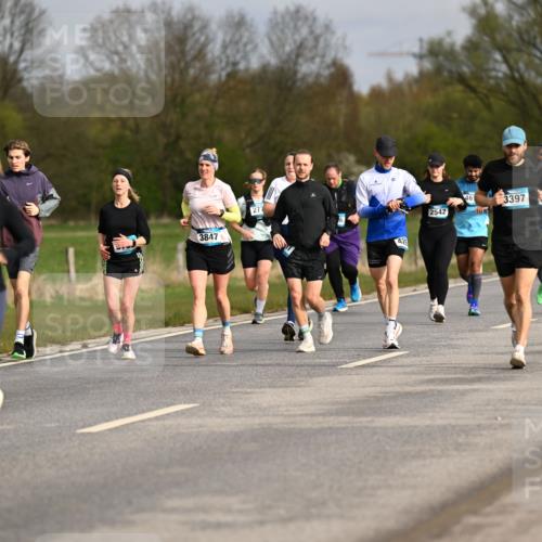 12.04.2026 - 45. Internationalen Wilhelmsburger Insellauf Dr. Thomas Lammeyer http://msf.ph/oto/9435805 12.04.2026 09:25:43 Laufen 4246, 3847, 2542, 3397 meine-sportfotos.de