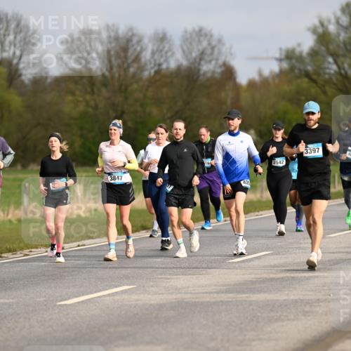 12.04.2026 - 45. Internationalen Wilhelmsburger Insellauf Dr. Thomas Lammeyer http://msf.ph/oto/9435807 12.04.2026 09:25:44 Laufen 246, 32, 3847, 16, 423, 3397, 2542, 462, 3027 meine-sportfotos.de