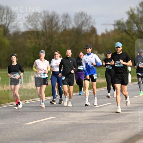 12.04.2026 - 45. Internationalen Wilhelmsburger Insellauf Dr. Thomas Lammeyer http://msf.ph/oto/9435810 12.04.2026 09:25:44 Laufen 375, 3847, 832, 2416, 425, 2542, 3397, 46, 3027 meine-sportfotos.de