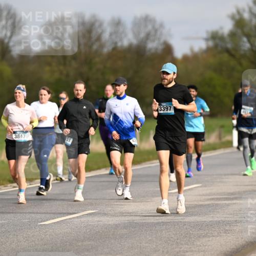 12.04.2026 - 45. Internationalen Wilhelmsburger Insellauf Dr. Thomas Lammeyer http://msf.ph/oto/9435819 12.04.2026 09:25:46 Laufen 3847, 51, 3397 meine-sportfotos.de