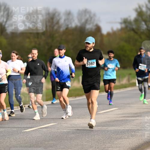12.04.2026 - 45. Internationalen Wilhelmsburger Insellauf Dr. Thomas Lammeyer http://msf.ph/oto/9435822 12.04.2026 09:25:46 Laufen 375, 384, 42, 3397, 4013 meine-sportfotos.de