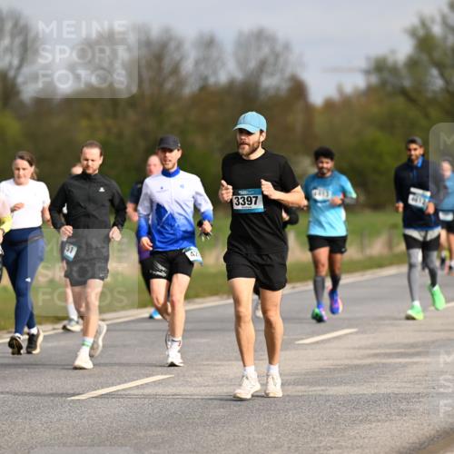12.04.2026 - 45. Internationalen Wilhelmsburger Insellauf Dr. Thomas Lammeyer http://msf.ph/oto/9435824 12.04.2026 09:25:46 Laufen 3847, 3397 meine-sportfotos.de