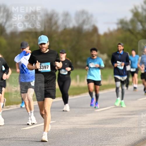 12.04.2026 - 45. Internationalen Wilhelmsburger Insellauf Dr. Thomas Lammeyer http://msf.ph/oto/9435831 12.04.2026 09:25:47 Laufen 230, 3397 meine-sportfotos.de