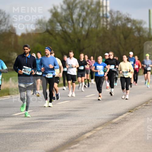 12.04.2026 - 45. Internationalen Wilhelmsburger Insellauf Dr. Thomas Lammeyer http://msf.ph/oto/9435838 12.04.2026 09:25:49 Laufen 4613, 4612, 3027, 360 meine-sportfotos.de