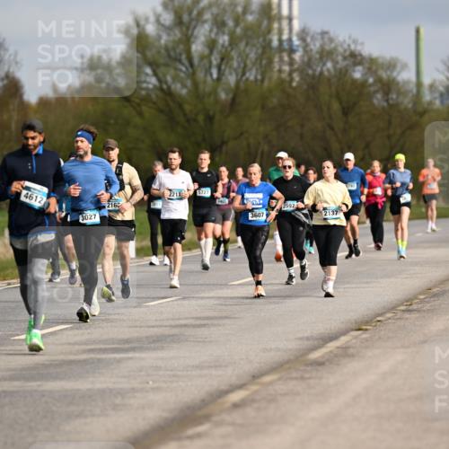 12.04.2026 - 45. Internationalen Wilhelmsburger Insellauf Dr. Thomas Lammeyer http://msf.ph/oto/9435840 12.04.2026 09:25:49 Laufen 5727, 2211, 4613, 4612, 216, 2811, 3027, 2597, 3607, 2137 meine-sportfotos.de