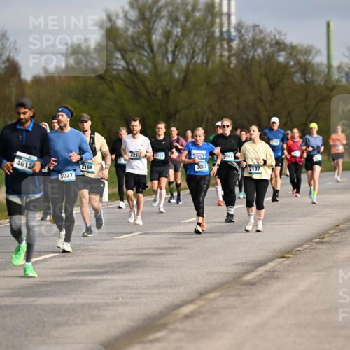 12.04.2026 - 45. Internationalen Wilhelmsburger Insellauf Dr. Thomas Lammeyer http://msf.ph/oto/9435841 12.04.2026 09:25:49 Laufen 461, 4612, 5792, 221, 5727, 2597, 2168, 3607, 3027, 2137 meine-sportfotos.de