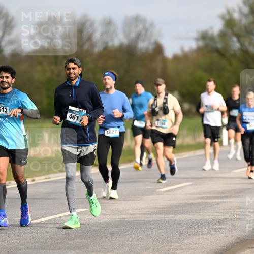 12.04.2026 - 45. Internationalen Wilhelmsburger Insellauf Dr. Thomas Lammeyer http://msf.ph/oto/9435850 12.04.2026 09:25:52 Laufen 4613, 461, 4612, 3027 meine-sportfotos.de