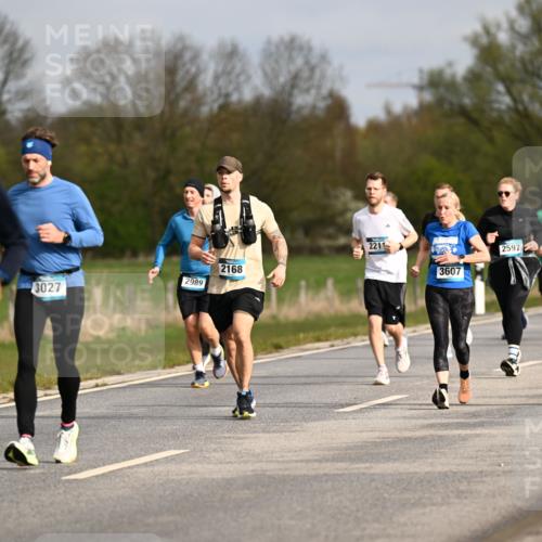 12.04.2026 - 45. Internationalen Wilhelmsburger Insellauf Dr. Thomas Lammeyer http://msf.ph/oto/9435858 12.04.2026 09:25:53 Laufen 2989, 4612, 3027, 2168, 2211, 3607, 2597, 2137, 5762 meine-sportfotos.de