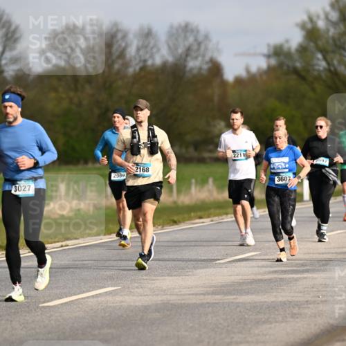 12.04.2026 - 45. Internationalen Wilhelmsburger Insellauf Dr. Thomas Lammeyer http://msf.ph/oto/9435859 12.04.2026 09:25:53 Laufen 4612, 3027, 2989, 2168, 2211, 3607, 2597, 2137 meine-sportfotos.de
