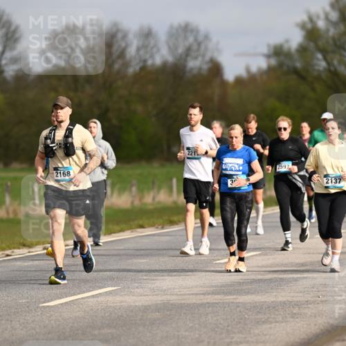 12.04.2026 - 45. Internationalen Wilhelmsburger Insellauf Dr. Thomas Lammeyer http://msf.ph/oto/9435867 12.04.2026 09:25:55 Laufen 2168, 3027, 221, 30, 2597, 2137 meine-sportfotos.de