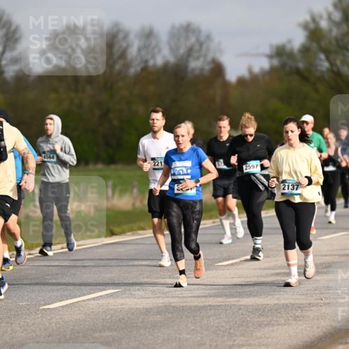 12.04.2026 - 45. Internationalen Wilhelmsburger Insellauf Dr. Thomas Lammeyer http://msf.ph/oto/9435872 12.04.2026 09:25:56 Laufen 2168, 4564, 221, 2597, 2137 meine-sportfotos.de