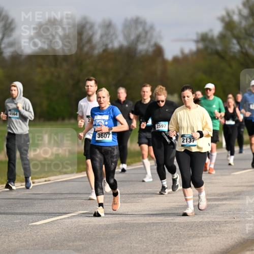 12.04.2026 - 45. Internationalen Wilhelmsburger Insellauf Dr. Thomas Lammeyer http://msf.ph/oto/9435875 12.04.2026 09:25:56 Laufen 2168, 4564, 3607, 2597, 2137, 1 meine-sportfotos.de