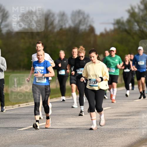12.04.2026 - 45. Internationalen Wilhelmsburger Insellauf Dr. Thomas Lammeyer http://msf.ph/oto/9435880 12.04.2026 09:25:57 Laufen 4564, 3607, 2597, 2137, 070 meine-sportfotos.de