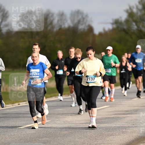 12.04.2026 - 45. Internationalen Wilhelmsburger Insellauf Dr. Thomas Lammeyer http://msf.ph/oto/9435881 12.04.2026 09:25:57 Laufen 4564, 2137 meine-sportfotos.de