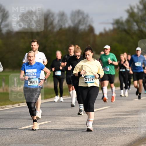 12.04.2026 - 45. Internationalen Wilhelmsburger Insellauf Dr. Thomas Lammeyer http://msf.ph/oto/9435882 12.04.2026 09:25:57 Laufen 2137, 3607 meine-sportfotos.de