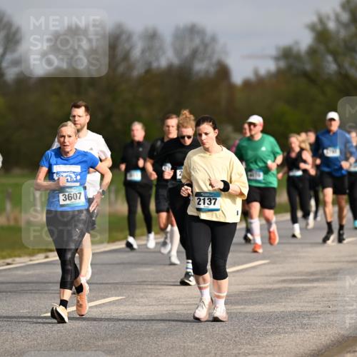 12.04.2026 - 45. Internationalen Wilhelmsburger Insellauf Dr. Thomas Lammeyer http://msf.ph/oto/9435883 12.04.2026 09:25:57 Laufen 564, 3607, 2137 meine-sportfotos.de