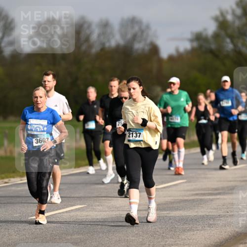 12.04.2026 - 45. Internationalen Wilhelmsburger Insellauf Dr. Thomas Lammeyer http://msf.ph/oto/9435884 12.04.2026 09:25:58 Laufen 4564, 3607, 25, 2137 meine-sportfotos.de