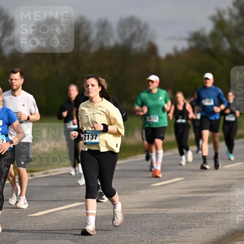 12.04.2026 - 45. Internationalen Wilhelmsburger Insellauf Dr. Thomas Lammeyer http://msf.ph/oto/9435886 12.04.2026 09:25:58 Laufen 4564, 3607, 2137 meine-sportfotos.de