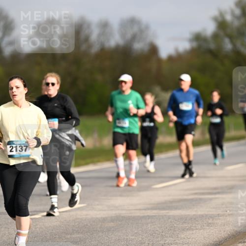 12.04.2026 - 45. Internationalen Wilhelmsburger Insellauf Dr. Thomas Lammeyer http://msf.ph/oto/9435888 12.04.2026 09:25:59 Laufen 2211, 2137 meine-sportfotos.de