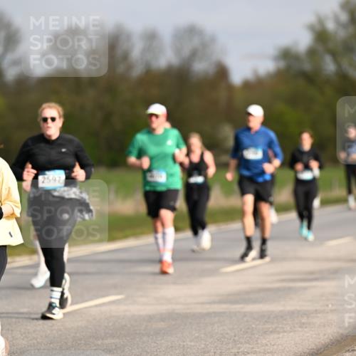 12.04.2026 - 45. Internationalen Wilhelmsburger Insellauf Dr. Thomas Lammeyer http://msf.ph/oto/9435891 12.04.2026 09:26:00 Laufen 2137, 2597 meine-sportfotos.de