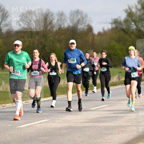12.04.2026 - 45. Internationalen Wilhelmsburger Insellauf Dr. Thomas Lammeyer http://msf.ph/oto/9435901 12.04.2026 09:26:01 Laufen 4070, 3405, 3717, 5792, 2016, 3707, 3077 meine-sportfotos.de