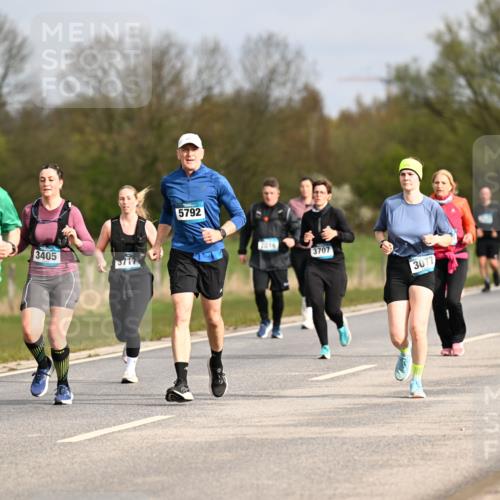 12.04.2026 - 45. Internationalen Wilhelmsburger Insellauf Dr. Thomas Lammeyer http://msf.ph/oto/9435907 12.04.2026 09:26:02 Laufen 4070, 3405, 3717, 5792, 2016, 3707, 3077 meine-sportfotos.de