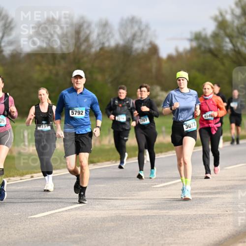 12.04.2026 - 45. Internationalen Wilhelmsburger Insellauf Dr. Thomas Lammeyer http://msf.ph/oto/9435911 12.04.2026 09:26:03 Laufen 5792, 3405, 4070, 3707, 3077, 4546 meine-sportfotos.de