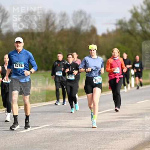 12.04.2026 - 45. Internationalen Wilhelmsburger Insellauf Dr. Thomas Lammeyer http://msf.ph/oto/9435918 12.04.2026 09:26:04 Laufen 3405, 5792, 3707, 3077, 548 meine-sportfotos.de