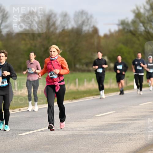 12.04.2026 - 45. Internationalen Wilhelmsburger Insellauf Dr. Thomas Lammeyer http://msf.ph/oto/9435928 12.04.2026 09:26:07 Laufen 112, 3707, 4546, 3077 meine-sportfotos.de