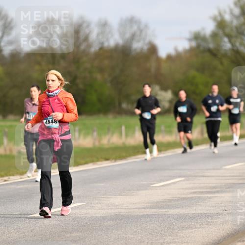 12.04.2026 - 45. Internationalen Wilhelmsburger Insellauf Dr. Thomas Lammeyer http://msf.ph/oto/9435933 12.04.2026 09:26:07 Laufen 4548, 3707 meine-sportfotos.de