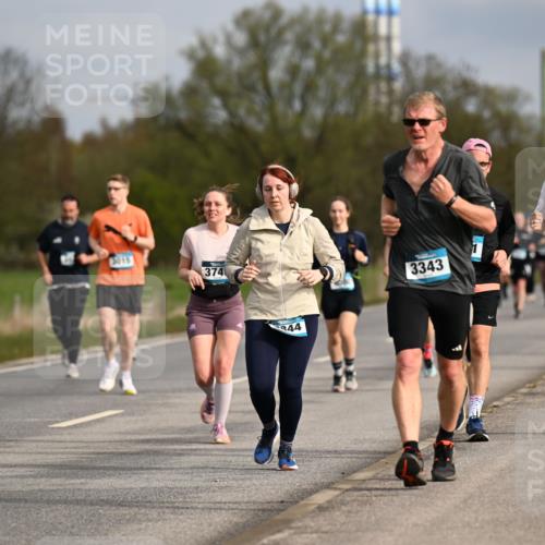 12.04.2026 - 45. Internationalen Wilhelmsburger Insellauf Dr. Thomas Lammeyer http://msf.ph/oto/9435951 12.04.2026 09:26:11 Laufen 3015, 374, 44, 3343, 2422 meine-sportfotos.de