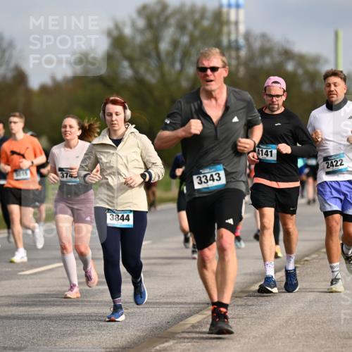 12.04.2026 - 45. Internationalen Wilhelmsburger Insellauf Dr. Thomas Lammeyer http://msf.ph/oto/9435957 12.04.2026 09:26:12 Laufen 374, 3844, 3343, 4141, 2422 meine-sportfotos.de